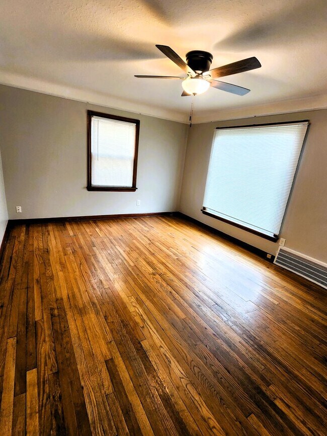 Building Photo - Garfield Hts 3 BR