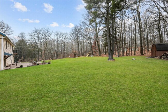 Building Photo - 338 Clove Rd