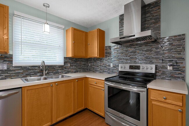 Building Photo - 299 Iris Trail Dr