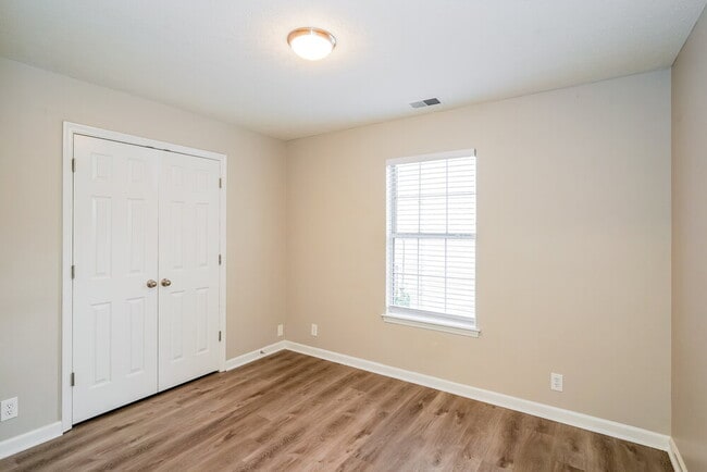 Building Photo - 1205 Danbury Ct