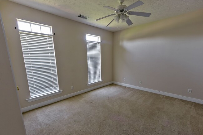 Building Photo - Home for rent in Deatsville