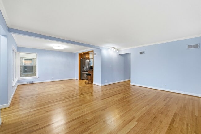 Building Photo - 4656 N Narragansett Ave