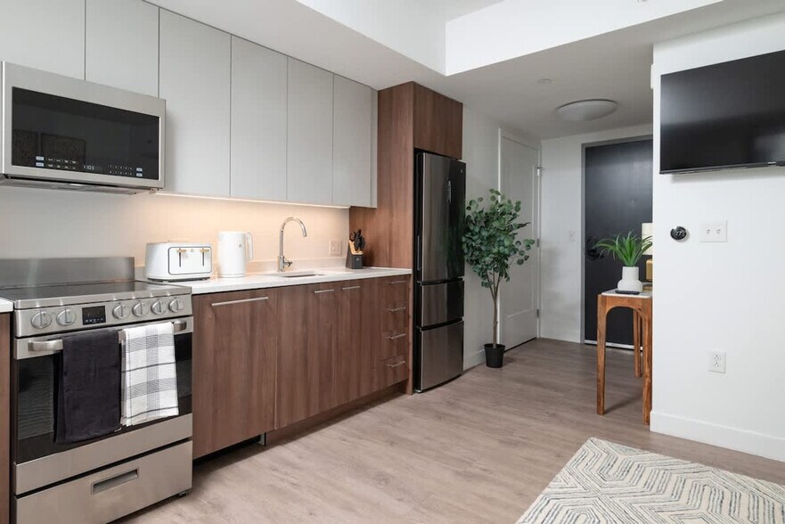 Building Photo - 425 Massachusetts Ave