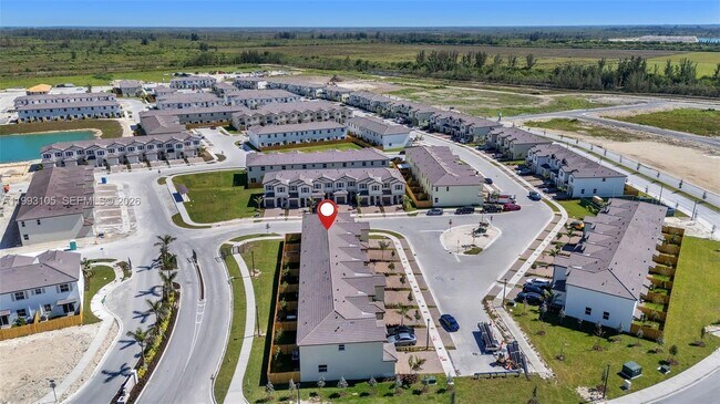 Building Photo - 2425 SE 28th Dr