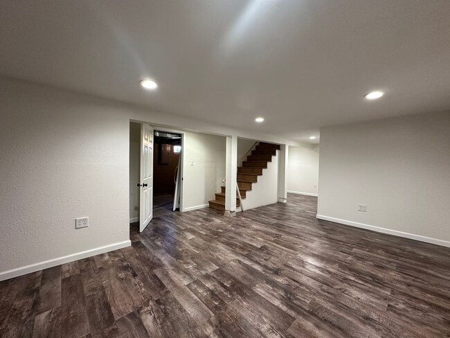 Building Photo - Updated 3 bedroom house in Badger now available! $1550