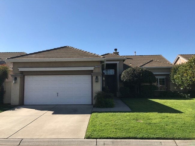 Primary Photo - Single story located in a Gated Community!
