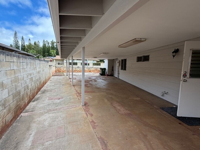 Building Photo - 95-467 Awiki St
