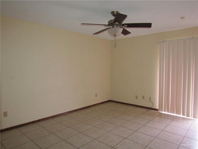 Building Photo - 620 Iris Ave W