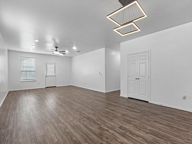 Building Photo - 2627 Summer Ln