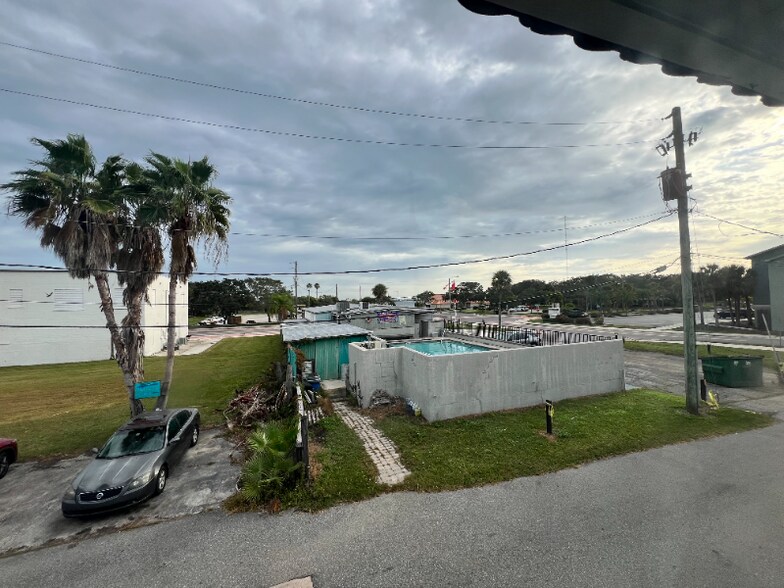 Building Photo - 1225 E New Haven Ave