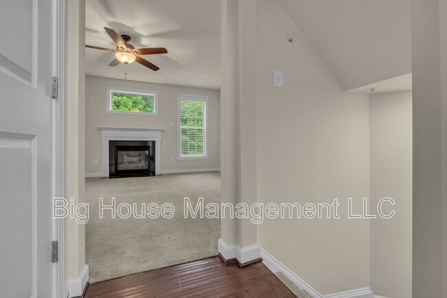 Building Photo - 3713 Chancelsors Dr