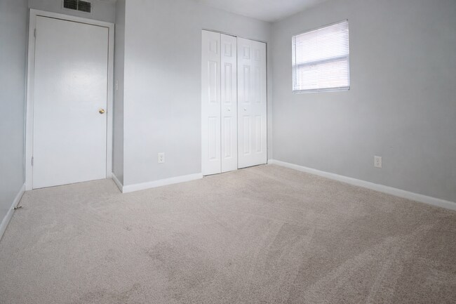 Building Photo - 1704 Valley Forge Way