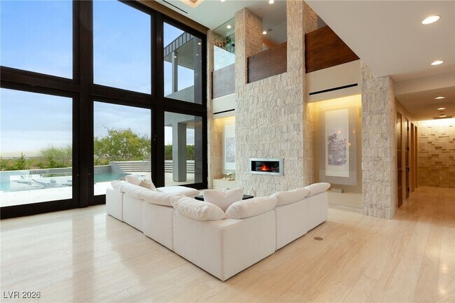 Building Photo - 98 Sun Glow Ln