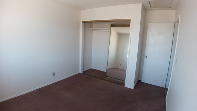 Building Photo - 510 E Avenue Q2