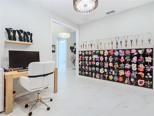 Building Photo - 790 Carmel Ln