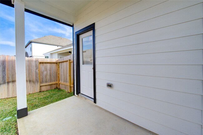 Building Photo - 13321 Burbot Dr