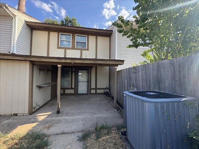 Building Photo - 2357 Heatherfield Ln