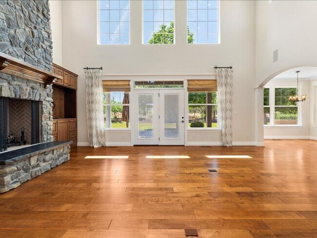 Building Photo - Stunning Tumalo Home on 3.21 Acres with Ca...