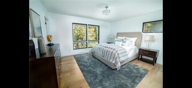 Building Photo - 414 Shorecrest Dr