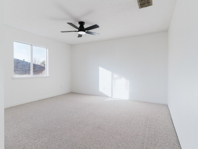 Building Photo - 1606 Willow Way