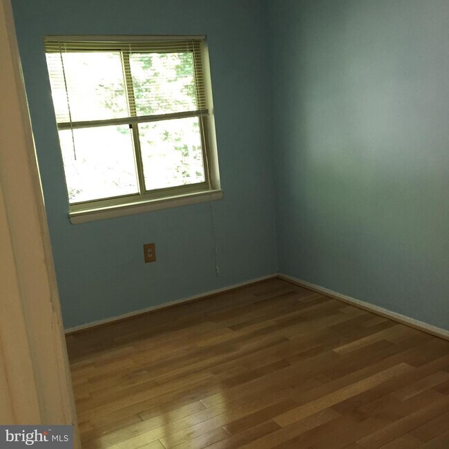 Building Photo - 12213 Braxfield Ct