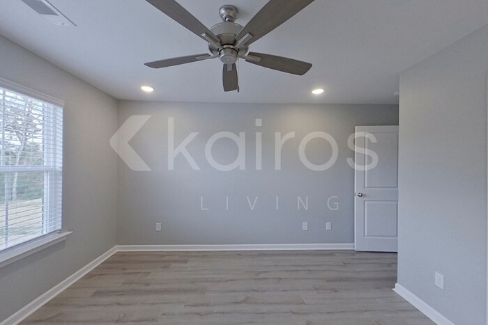 Building Photo - 342 Angela St