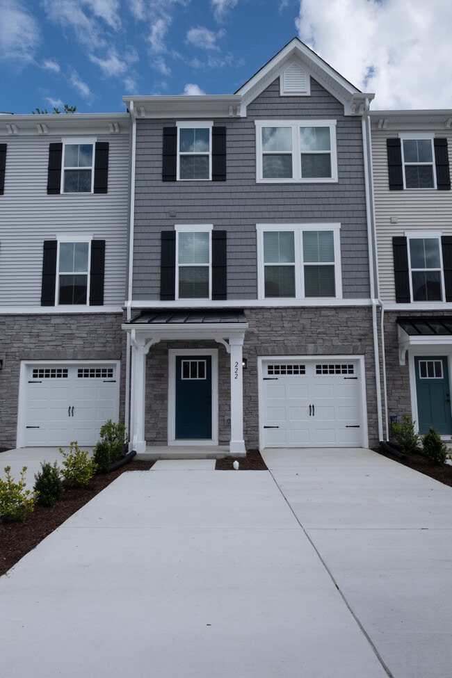 Building Photo - 222 Tern Ct