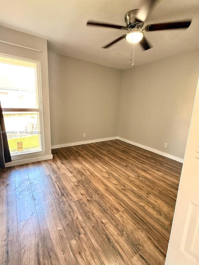 Building Photo - 833 NW 81st Terrace