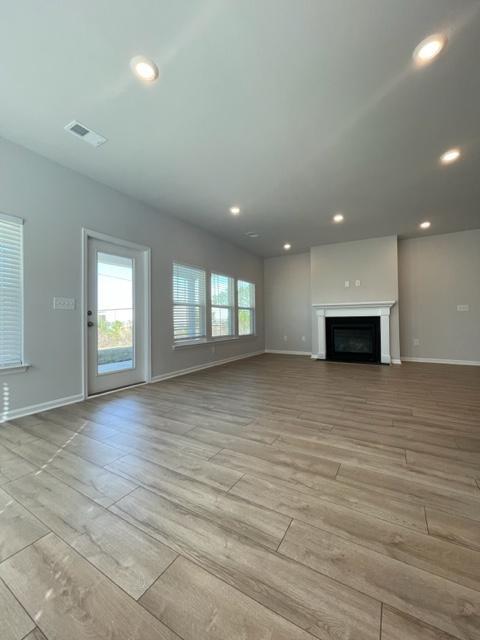 Building Photo - 2062 Santa Maria St