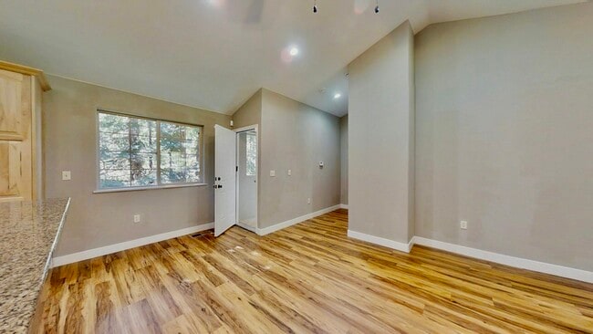 Building Photo - 6700 Ridgeway Dr