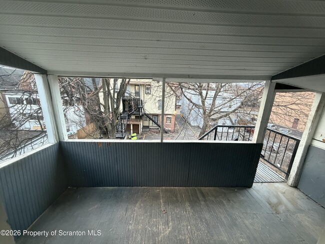 Building Photo - 105 Sambourne St