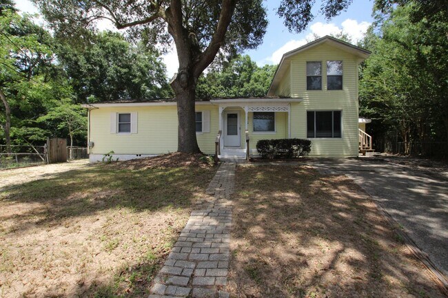 Primary Photo - Cozy 1BR/1BA Apartment in Southwest Pensac...