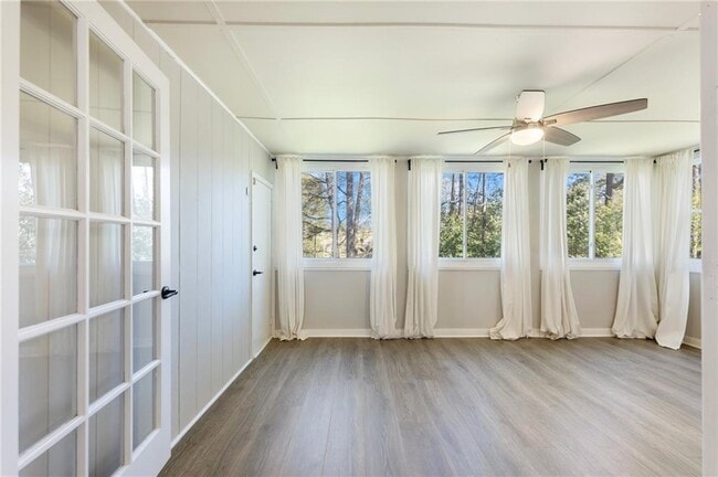 Building Photo - 162 Amherst Pl NW