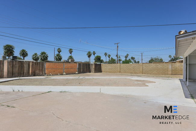 Building Photo - 4 Bed/2Bath Home at 39th Ave/Camelback! Re...