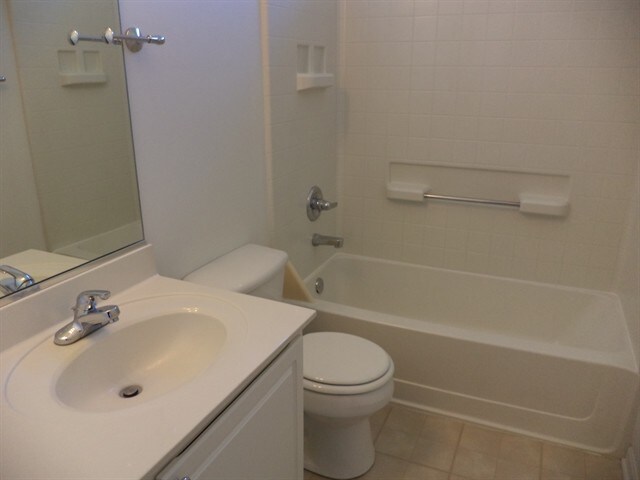 Building Photo - 410 N Carlisle Ct