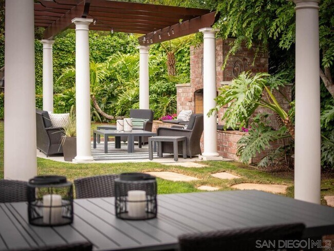 Building Photo - 5839 Camino De La Costa