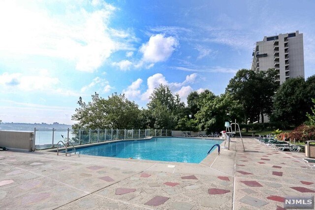 Building Photo - 1 Horizon Rd