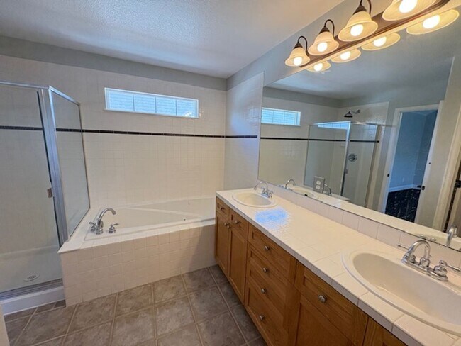 Building Photo - Wow - Lowry Stunner!  4 bed, 3.5 Bath, Fin...