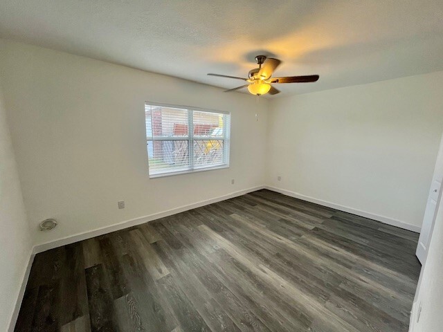 Building Photo - 705 E Virginia Ave