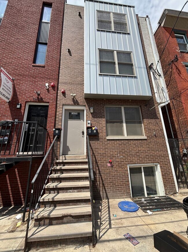Building Photo - 1628 Willington St
