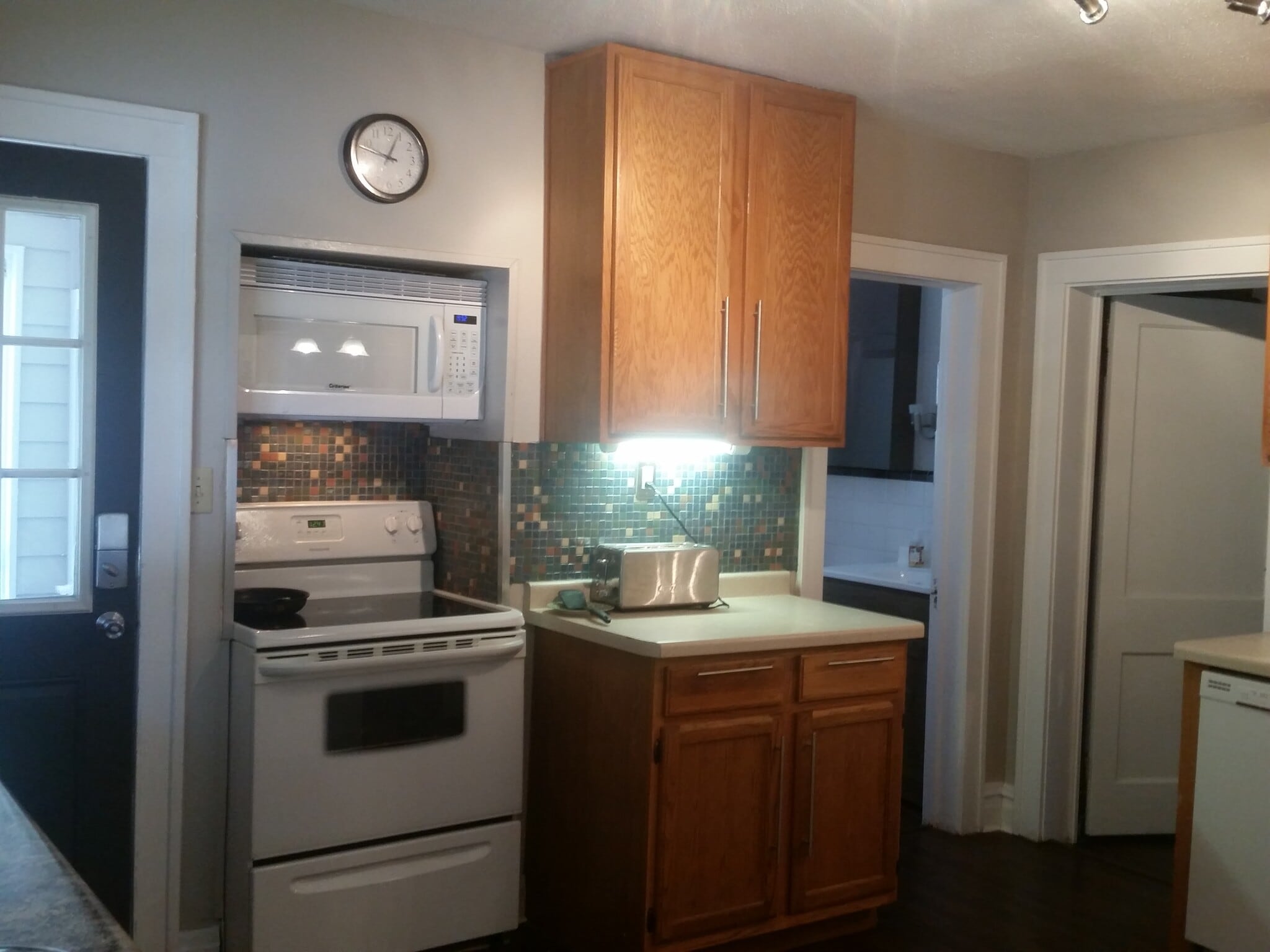 Kitchen - 936 Drake St