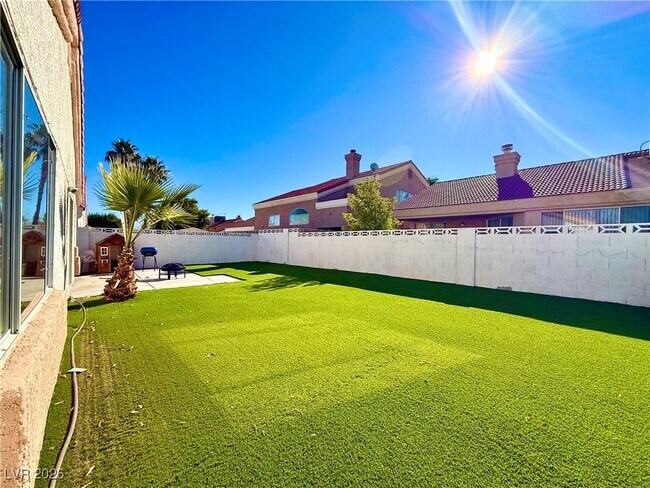 Building Photo - 6717 Silvery Ave