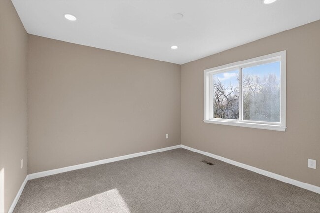 Building Photo - 227 Crestone Ave