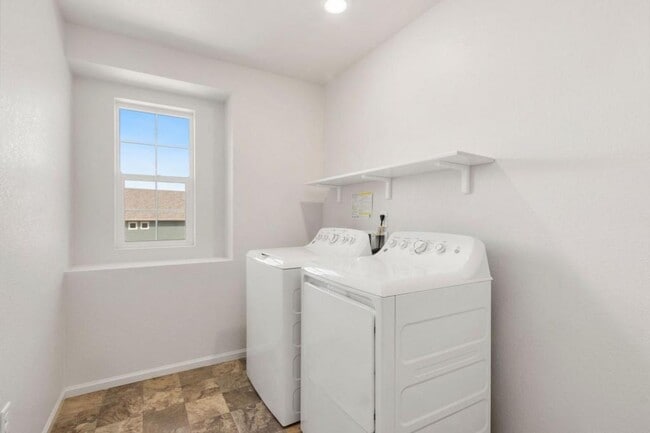 Building Photo - 2861 Cub Lake Dr