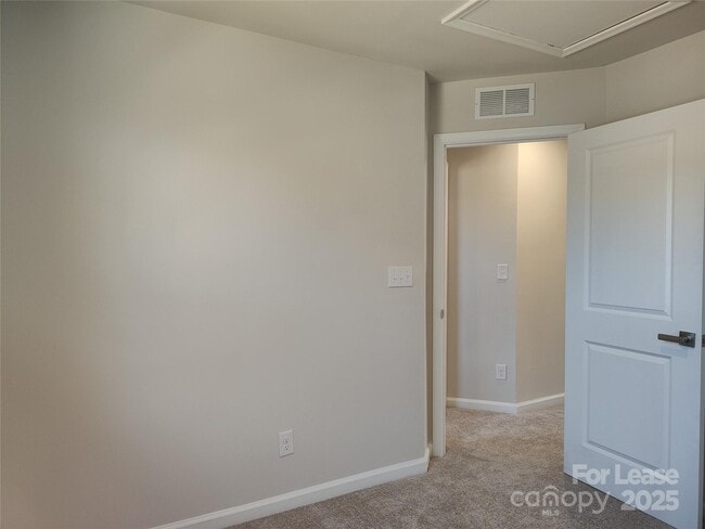 Building Photo - 8031 Sinnet Pl