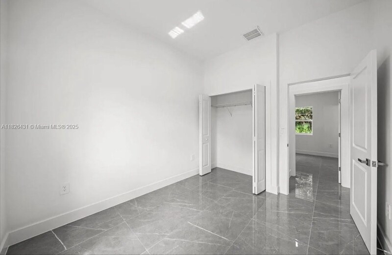 Building Photo - 134 Fox Ave