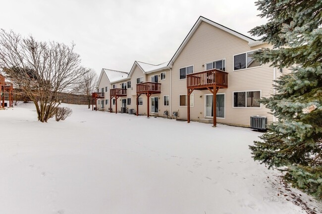 Building Photo - 2913 Saganashkee Ln