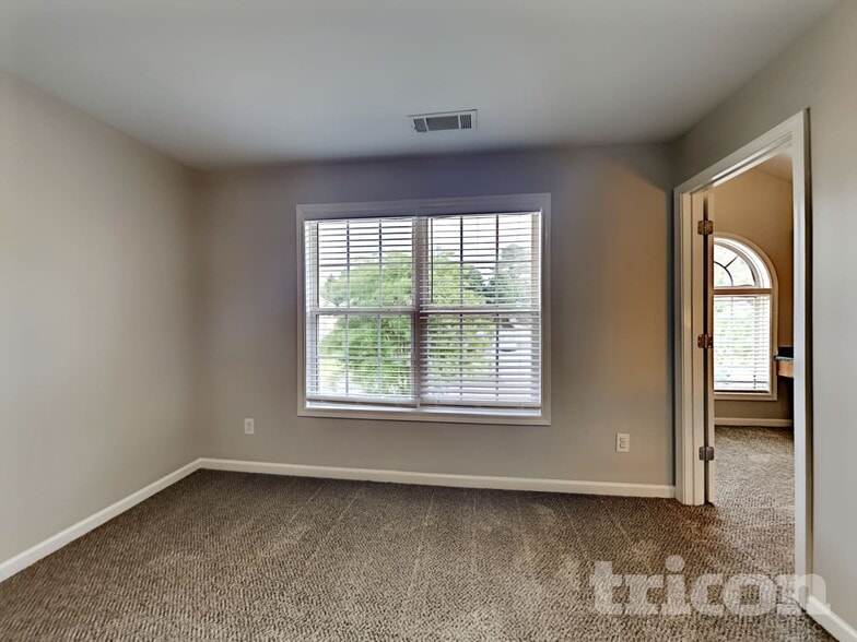 Building Photo - 4311 Glen Heights Way