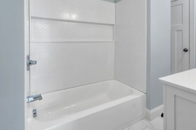 Building Photo - 65 Main St