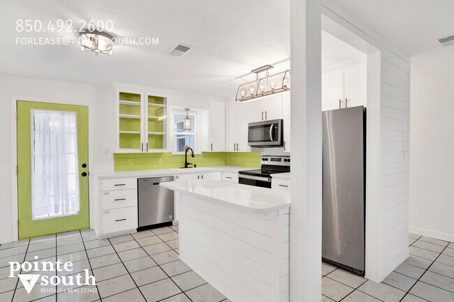 Building Photo - 208 E 22nd Ave